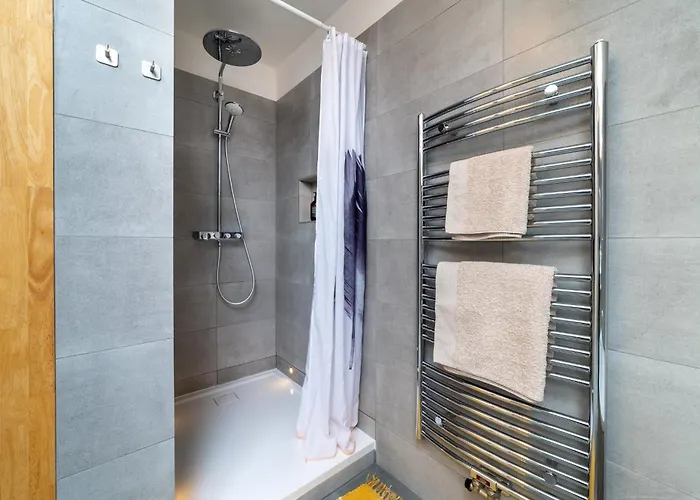 Bed & Breakfast Tinygreens