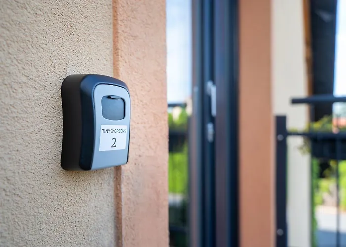 Bed & Breakfast Tinygreens *